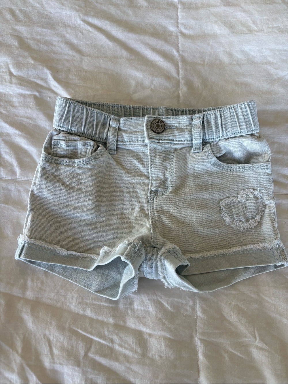 Gap Girls 4T Light Wash elastic waist Denim Shorts Cuffed Pockets heart patch